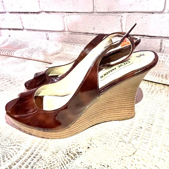 Steve Madden Abbaa Tortoise Shell Peep Toe Wedges - Picture 5 of 14